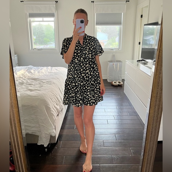 Daisy flowy mini dress - Picture 1 of 7